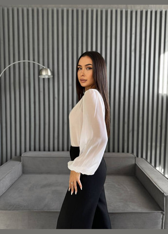 Біла жіноча блуза Stylish Touch