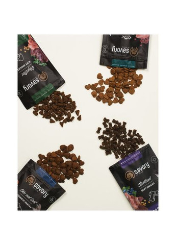 Хрусткі ласощі для здоров'я шкіри та шерсті, лосось із малиною 50 г Savory (335005452)