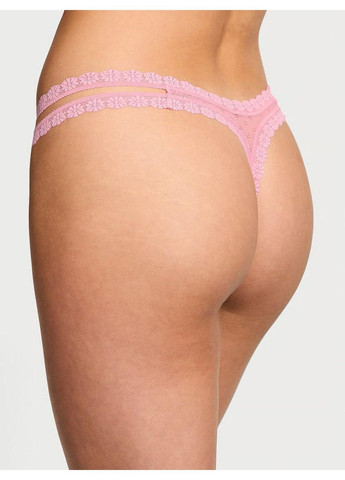 Трусики-стрінги жіночі мереживні Daisy Lace Thong Panty рожеві Victoria's Secret (348779878)