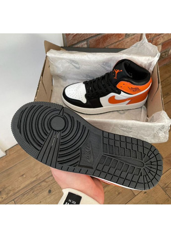 КРОСІВКИ ЖІНОЧІ NIKE AIR JORDAN RETRO1 BLACK ORANGE НАЙК АІР ДЖОРДАН No Brand чорні демісезони (367177433)