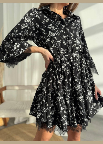 Черное платье с кружевом в цветочный принт No Brand