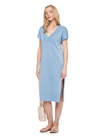 Голубое свободное трикотажное эко_платье с v-образным вырезом SVTR