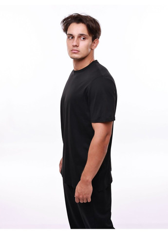 Чорна футболка чоловіча BEKI