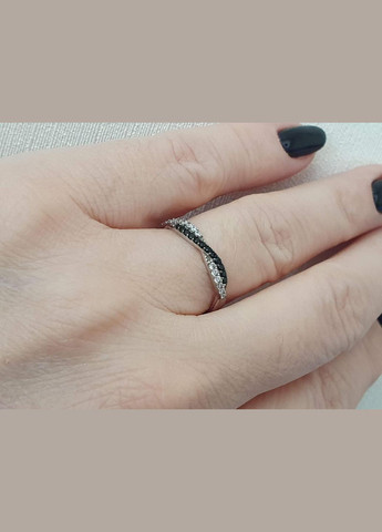 Срібне кільце з фіанітами. 901-00322 Qvaliz (322416159)