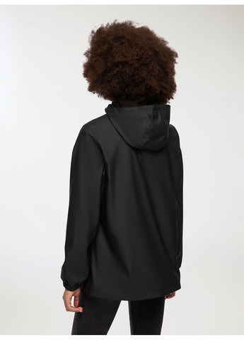 Черная демисезонная куртка стограммовка жен Terranova