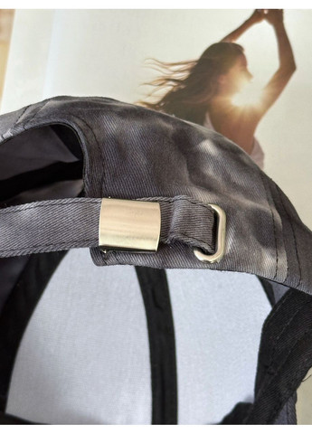 Кепка бейсболка пятнистая хлопковая стильная весенне-летняя унисекс черно-белая No Brand (350613310)