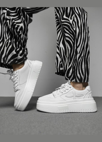 Стильні кросівки жіночі на платформі білі No Brand білі демісезони (302453152)