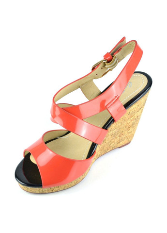 Розовые летние босоножки Carini