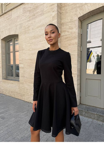 Чорна вечірня жіноча сукня міні з мереживом та пишною спідницею кльош MonCher