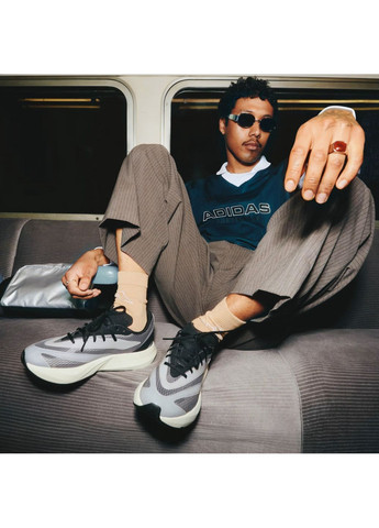 Сірі кросівки lightblaze adidas