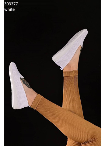 Белые женские белые текстильные слипоны No Brand