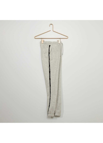 Серые кэжуал демисезонные брюки Kiabi