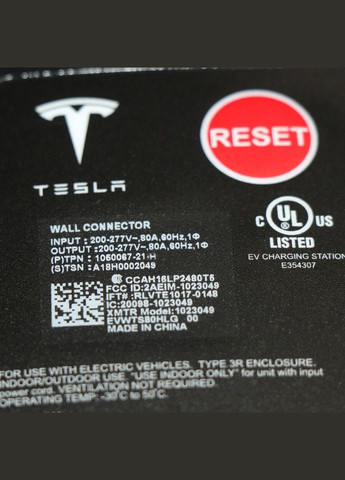 Зарядное устройство Wall Connector ModelS/X/3/Y (80A) 20 кВ (Лимитированная серия повышенной мощности) Tesla (292324091)