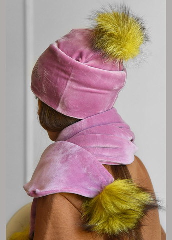 Набір шапка+шарф підлітковий для дівчинки велюровий рожевого кольору Let's Shop (301764044)