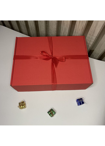 Жіночий новорічний подарунковий бокс з шкарпетками та солодощями Kinder No Brand (371813217)