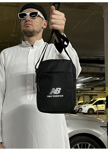 Компактна барсетка чоловіча - чорна сумка на ремені. No Brand (365592429)