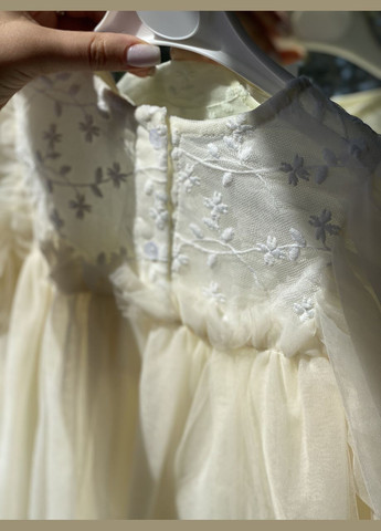 Бежевое платье праздничное для девочки туман бежево No Brand (358786874)