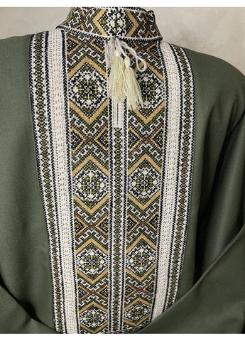 Зелёная стильная мужская вышиванка на зеленом домотканом полотне ручной работы ч-1984. m (371907666)