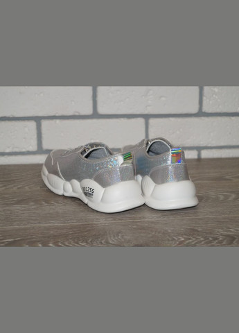 Серебряные демисезонные кроссовки для девочки серебристые YTOP