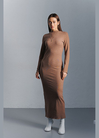 Коричнева довга сукня-футляр коричневого кольору Arjen