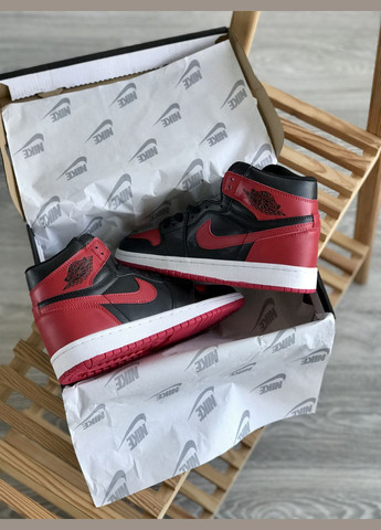 Чорні всесезон кросівки чоловічі і жіночі nike air jordan retro 1 black red | найк аір джордан 1 ретро чорно-червоні No Brand
