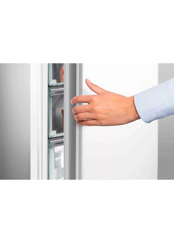 Холодильник CND5203 с нижн. мороз., 185x60x68, холод.от.-255 л, мороз.отд.-94л, 2 дв., A++, NF, LIEBHERR