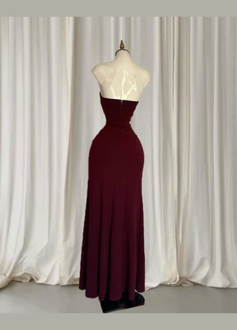 Темно-червона вечірня сукня жіноча з відкритими плечима Україна однотонна