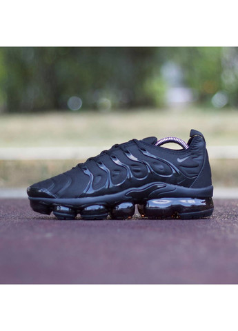Белые демисезонные кроссовки nike air vapormax plus triple black 924453-004 No Brand