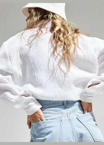 Белая кэжуал рубашка однотонная Adelante с длинным рукавом