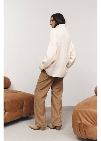 Молочний зимовий жіночий подовжений светр оверсайз з високою горловиною MonCher