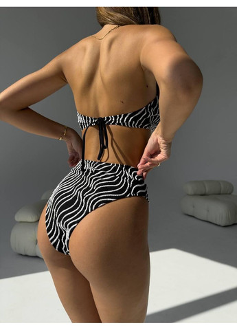 Черный летний женский купальник с объемным полосатым принтом / стильный женский купальник бандо со структурной тканью. No Brand