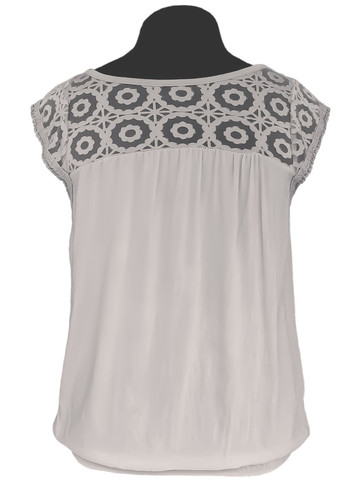 Бежевая летняя блузка женская летняя вискозная с коротким рукавом и кружевом мокко free size No Brand