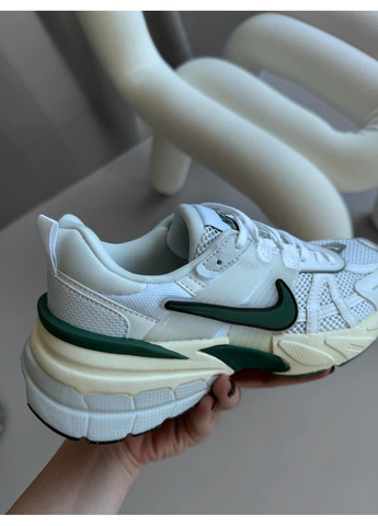 Сірі Осінні кросівки чоловічі nike runtekk white / green найк в2к рантекк No Brand