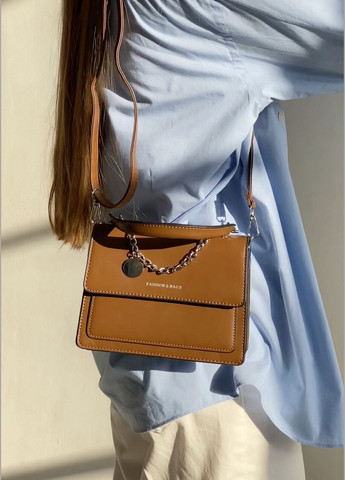 Женская сумка 10210 кросс-боди на ремешке через плечо коричневая No Brand (292631145)