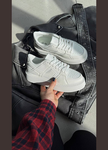 Жіночі кросівки в білому кольорі на платформі (2005) No Brand білі демісезони (330245802)