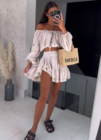 Вишуканий легкий літній жатий костюм двійка: топ на зав'язці + спідниця з воланом та мереживом Tik-Tak (350607396)