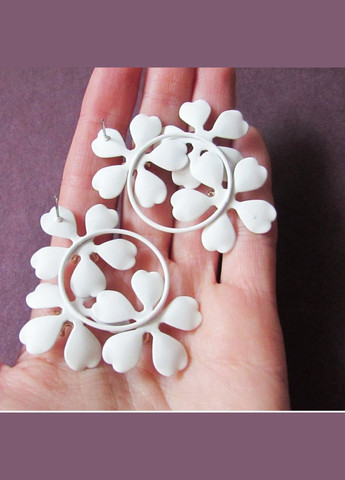 Крупные белые нежные серьги цветы, 10-861 Fashion Jewelry (336550599)