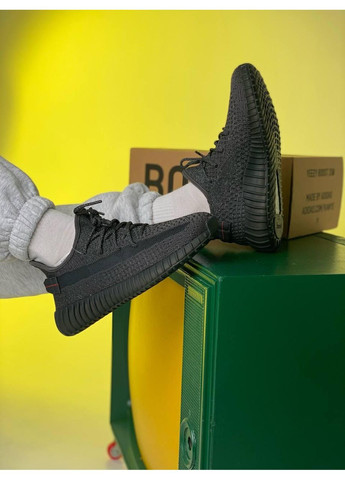 Черные демисезонные кроссовки мужские adidas yeezy boost 350 v2 black static адидас изи буст No Brand