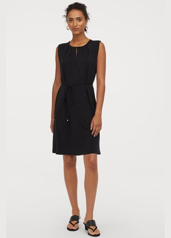 Черное повседневный, кэжуал, вечернее платье со съемным поясом для женщины 0666354-001 клеш H&M однотонное