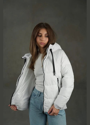 Біла демісезонна жіноча весняна куртка SK