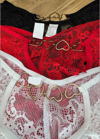 Мереживні трусики стрінги з декоративними сердечками жіноча нижня білизна з мережива металеві сердечка one size Cindylove (334013569)