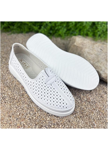 Белые жiночi мокасини перфорована шкiра е-007020-1 бiлi Kadisailun