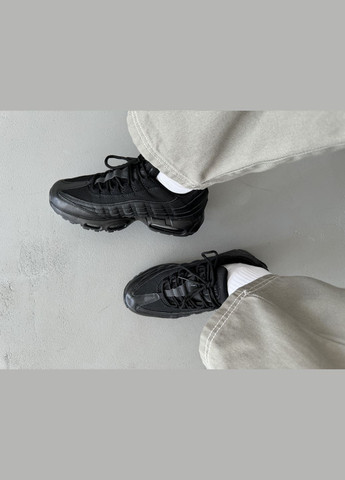 Черные демисезонные кроссовки мужские и женские nike air max 95 black | найк аир макс 95 черные No Brand
