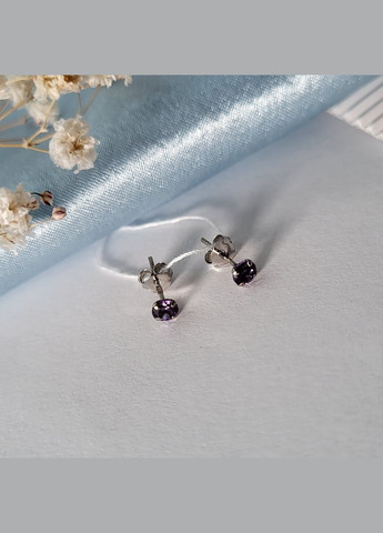 Сережки гвоздики пусеты на фиксаторах с Сиреневым камнем 4 мм серебро 925 пробы Родированное с2фа1/603 No Brand (306743054)