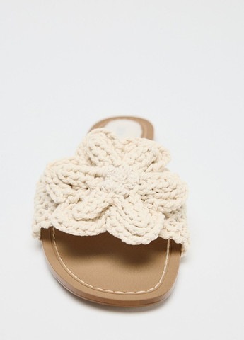 Молочные шлепанцы Zara