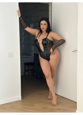 Жіноче боді плюс сайз чорне глянцеве. Еротичне боді з глибоким вирізом і вставками з сітки No Brand (366571597)