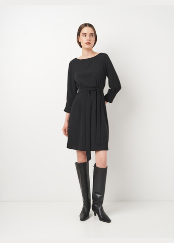 Черное кэжуал платье с поясом H&M однотонное