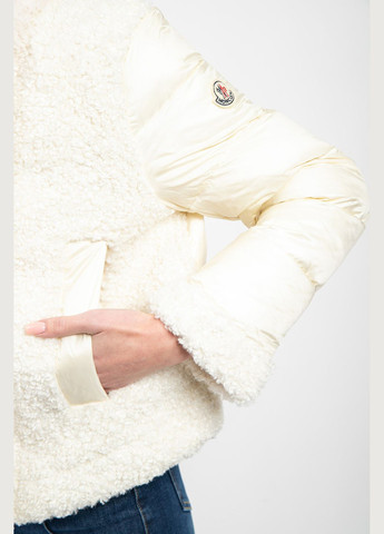 Молочная зимняя куртка Moncler
