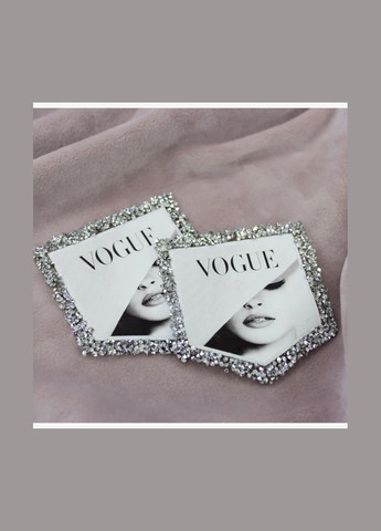 Нашивка с акриловыми камнями "Vogue" карман черно белого цвета с серебряными камнями (4878) No Brand (335811476)