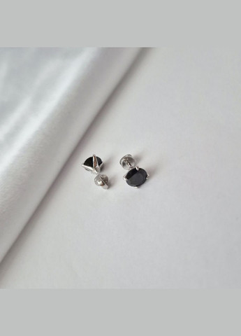 Серебряные Сережки гвоздики на закрутках Черный Камень 7 мм серебро 925 пробы Родированное 54411р 1.80г No Brand (317571730)